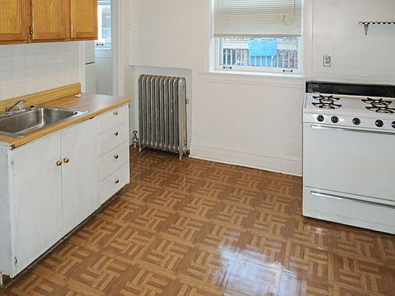 2nd image of 5045 1/2 N Damen Ave #2E