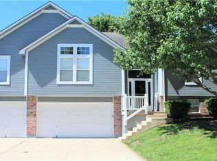 1708 SE Cardinal Dr, Blue Springs, MO 64014