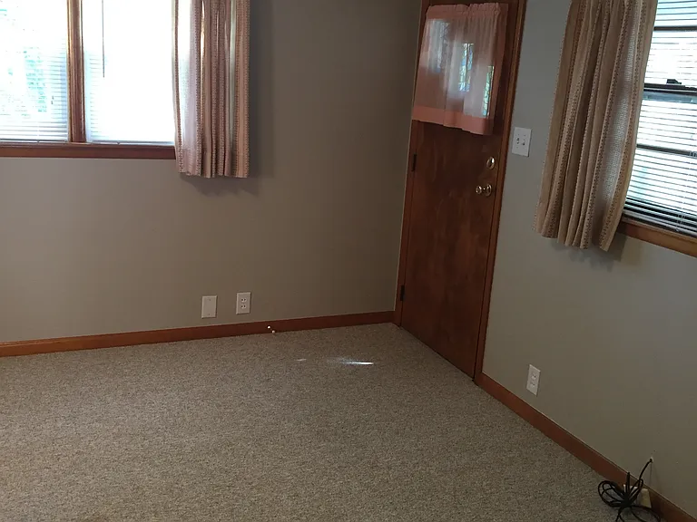1205 W Waid Ave — Photo 6