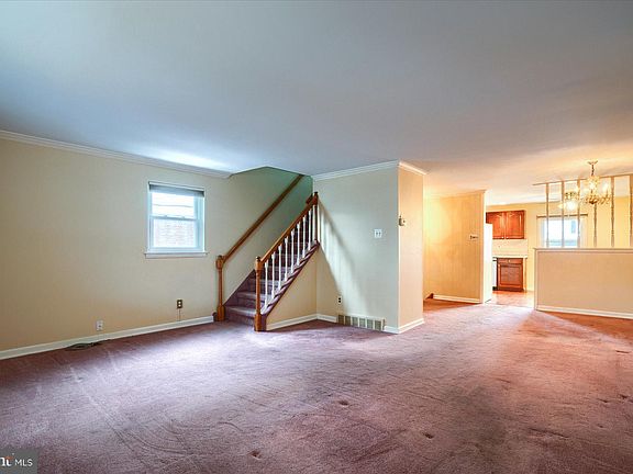 3rd image of 10921 Kirby Dr