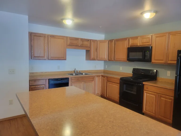 1410 Worden Ave #106 — Photo 7