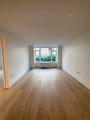 3rd image of 210 Warren St #5C