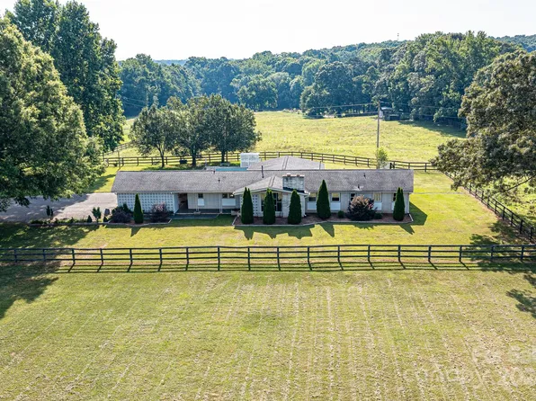 2703 S Potter Rd, Waxhaw, NC 28173