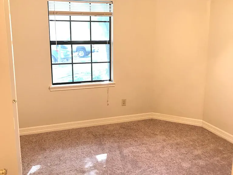 1518 Gelene Ct — Photo 5
