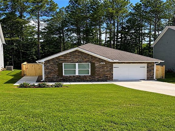 3rd image of 61 Hood Park Ct