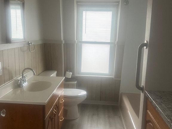 5th image of 123 Smith St APT 3