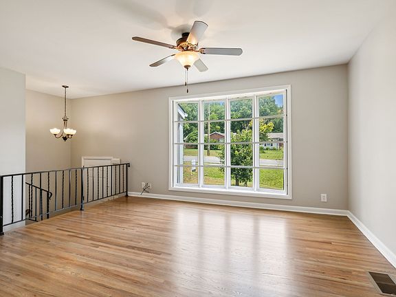 4th image of 339 Ladybird Dr