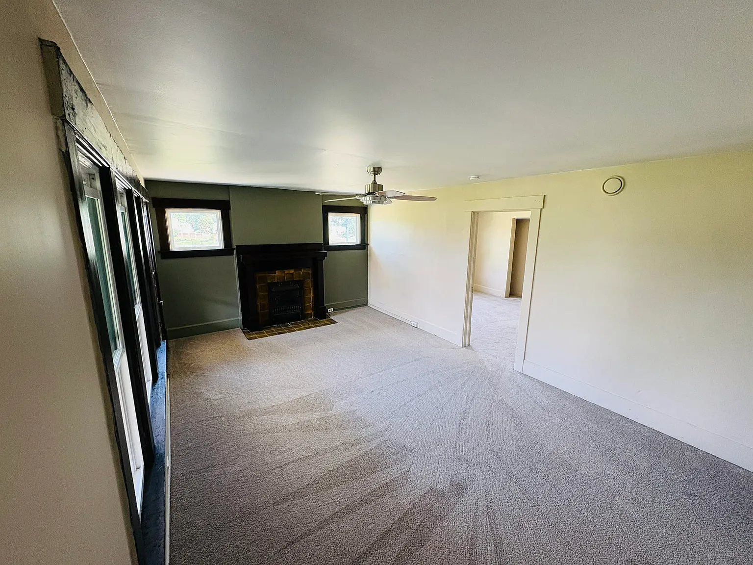 136 Park Avenue Southwest - 3 — Photo 3