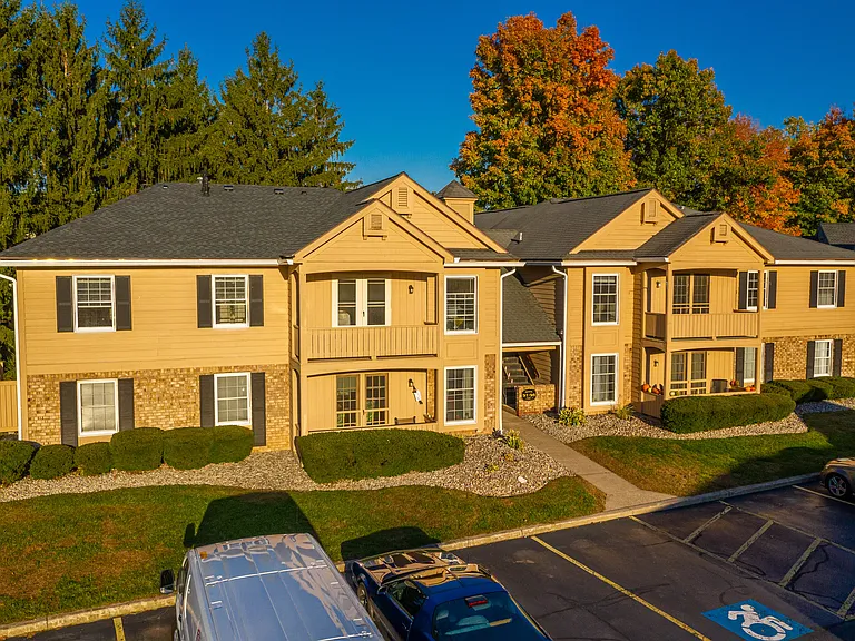 Wood Creek Apartments — Photo 4