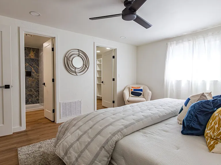 Atrium Apartments — Photo 33
