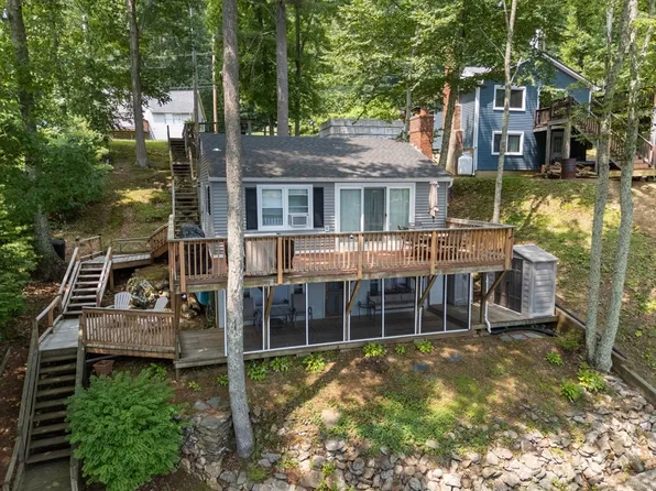 47 Sandy Beach Rd, Holland, MA 01521