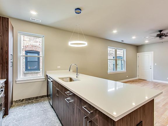 5th image of 6200 S Kimbark Ave #1L