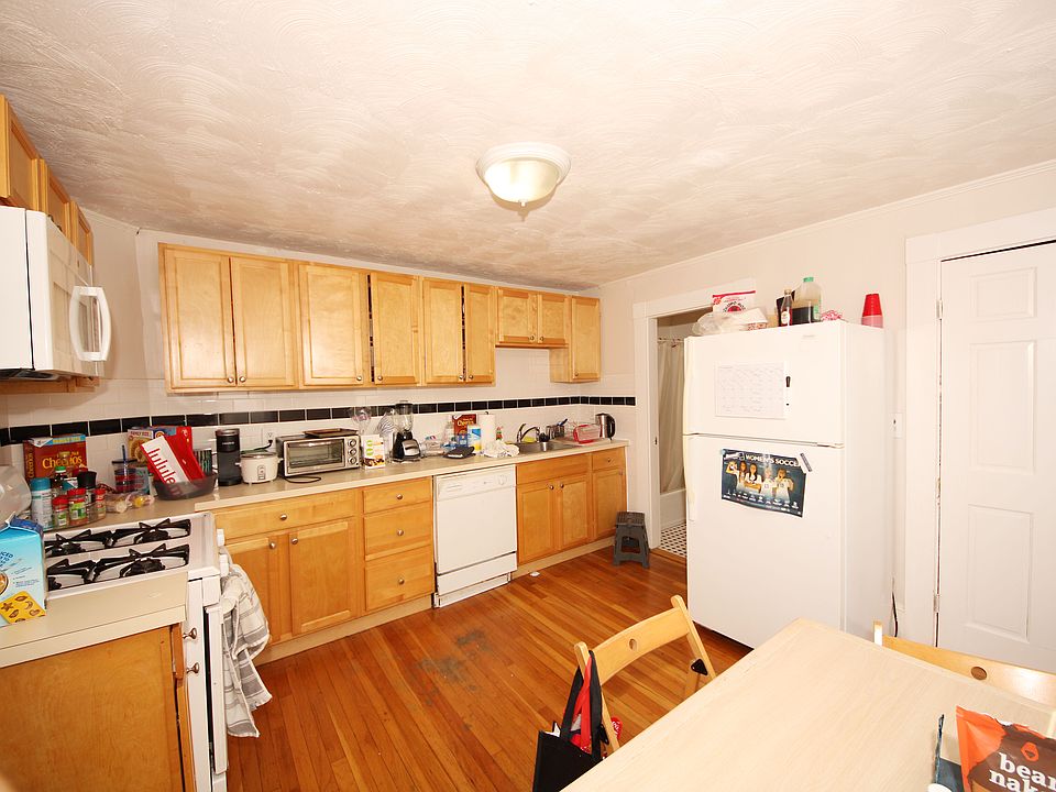 1st image of 60-62 Bedford St #2