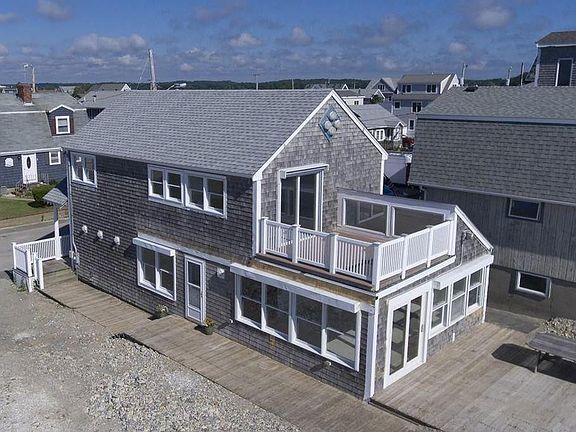 Ocean front master with deck