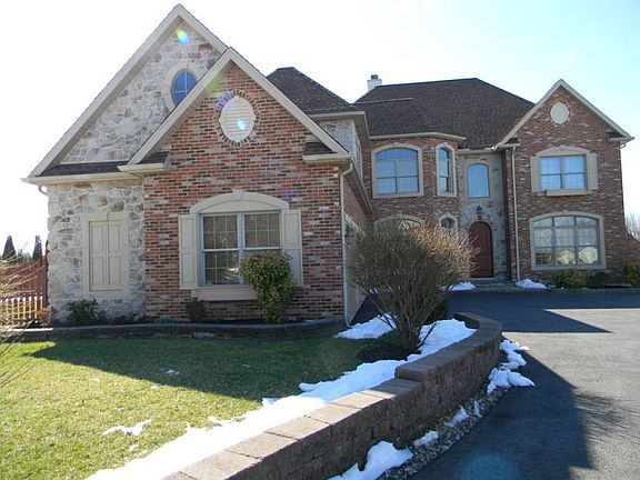 2nd image of 4081 Hunter Ct