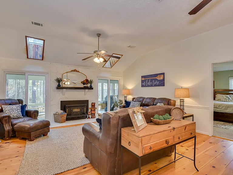 1136 Jamaica Ave — Photo 11