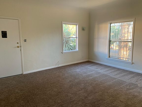 5th image of 4255 Leimert Blvd #1/4