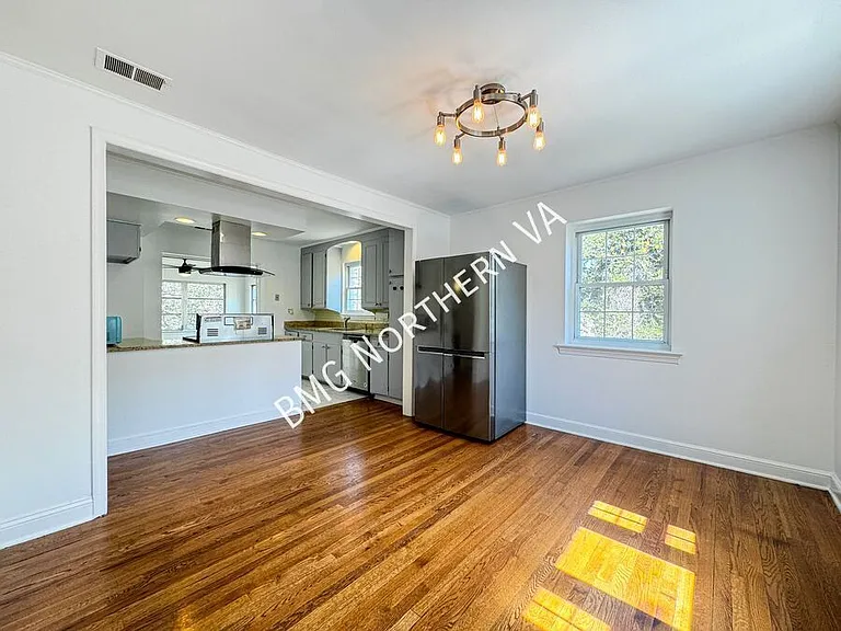 6600 Braddock Rd — Photo 7