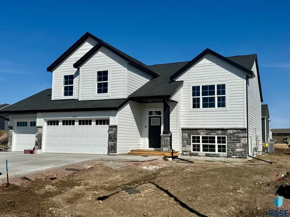 5936 S Coneflower Ave, Sioux Falls, SD 57108