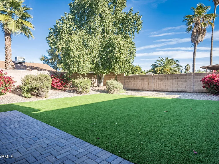 6444 E Sandra Ter — Photo 21