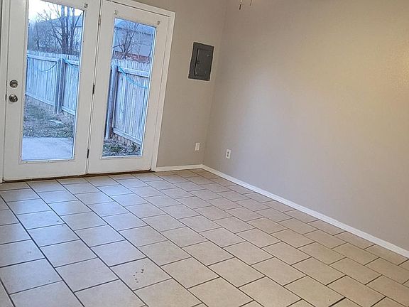 4th image of 5800 Sara St