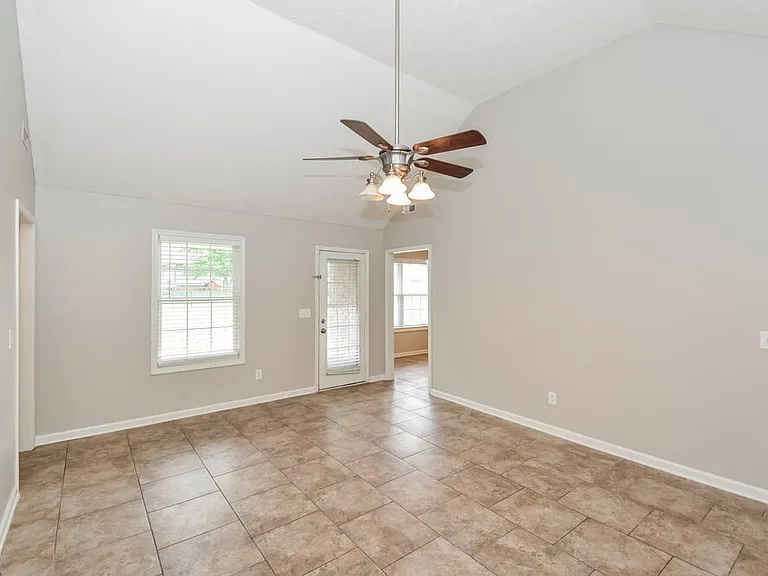 144 Centerrock Dr — Photo 3