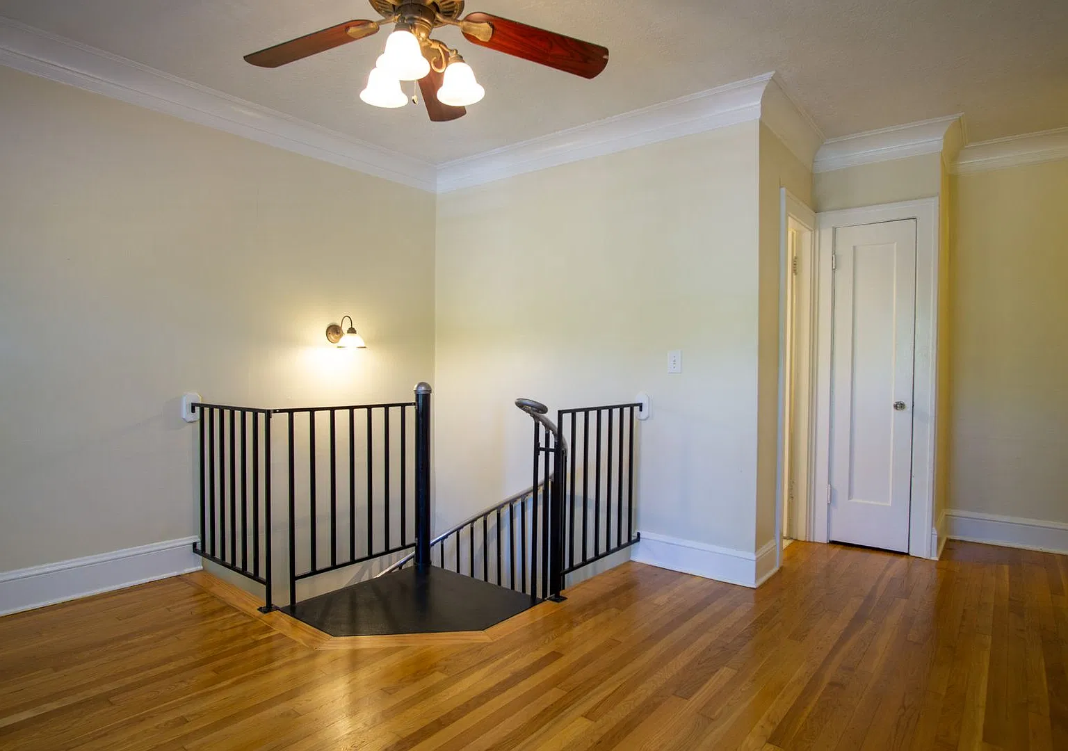 Darling 2-Story 2-Bedroom 2-Bath in Heart of Kerns! — Photo 3