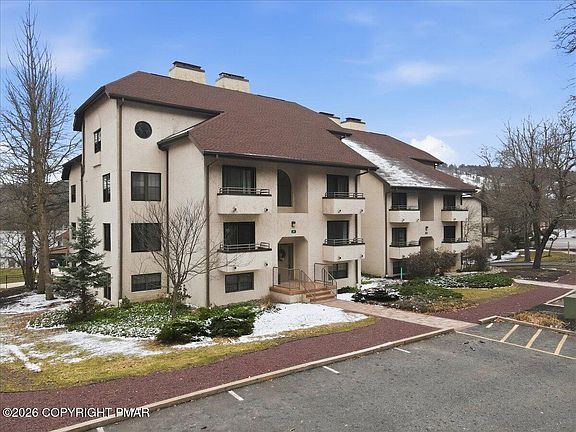 3rd image of 29 Midlake Dr #202E