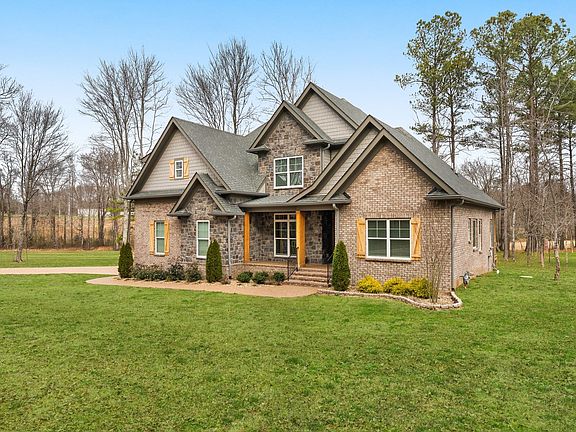4th image of 534 Country Club Dr