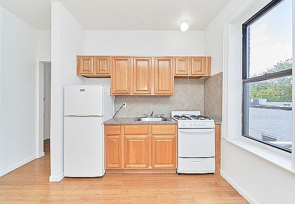 5th image of 579 61st St APT 3H