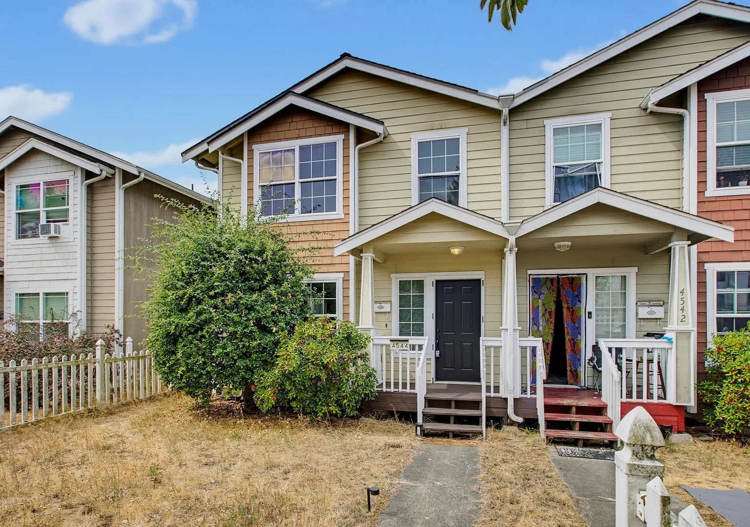 Charming 3BR/2.5BA Tacoma Single-Family Home Pet Friendly w/ Ample Parking! — Photo 1