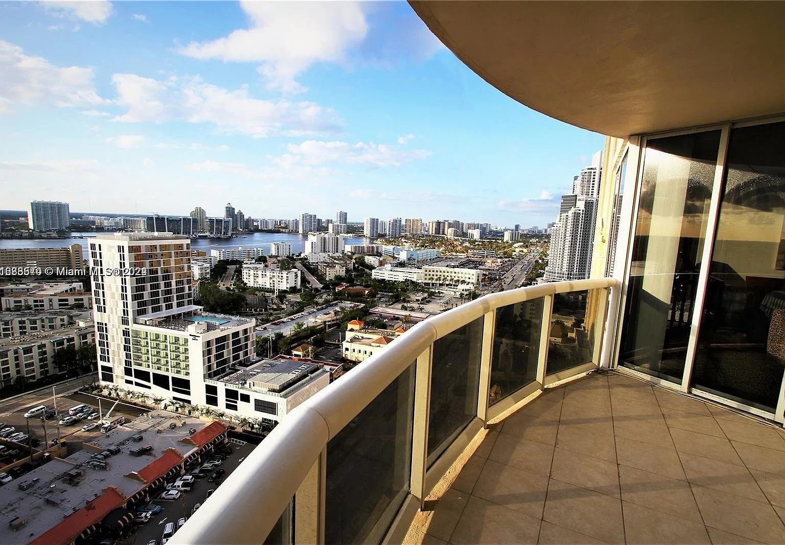 The Pinnacle Condo — Photo 4