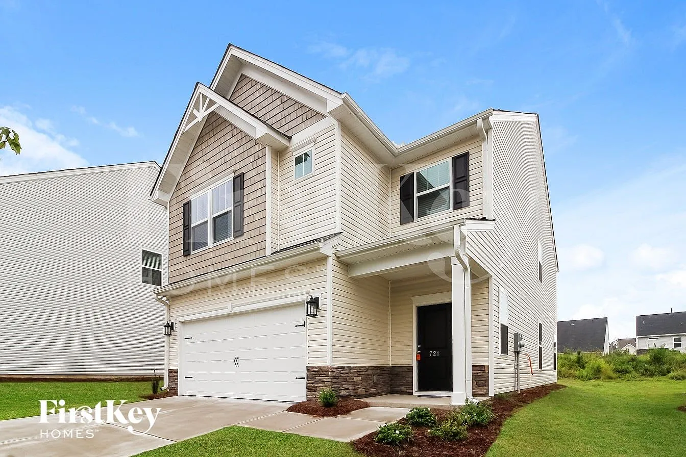 3 bed, 2.5 bath, 2250 sqft, $2,260 — Photo 2