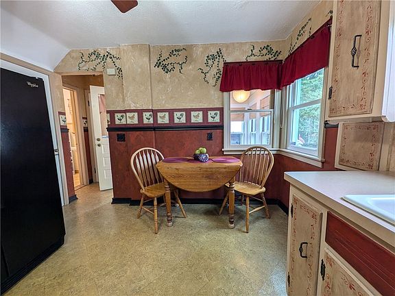 5th image of 80 Southview Ter