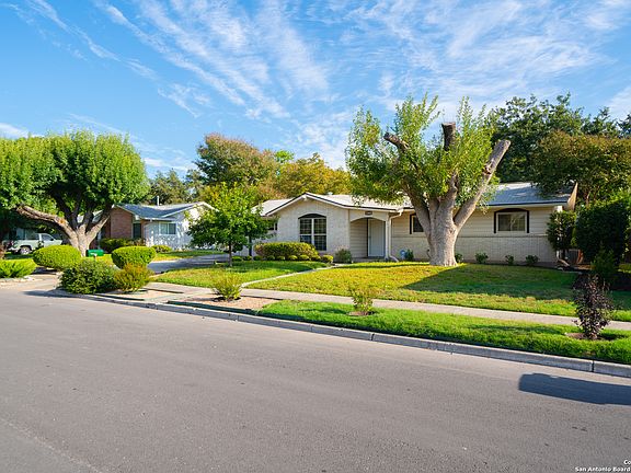 3rd image of 10806 BRIARWAY DR