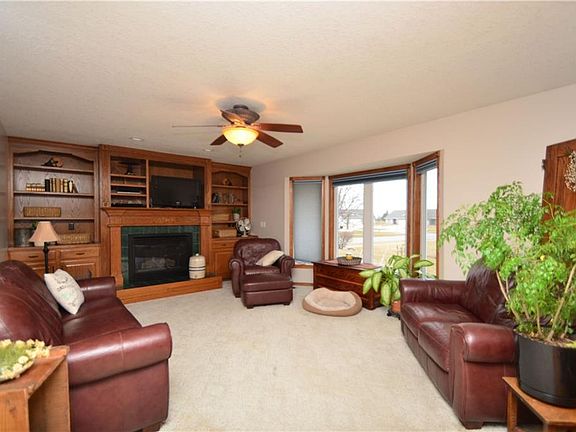 2nd image of 1512 Alderwood Dr