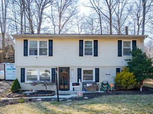4393 Evansdale Rd, Woodbridge, VA 22193