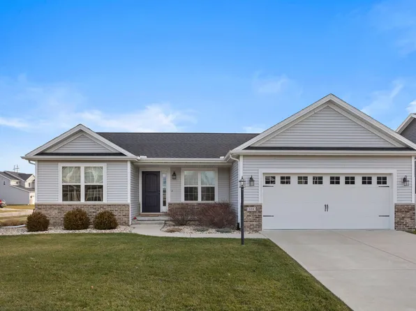 604 Red Bud Dr, Mahomet, IL 61853