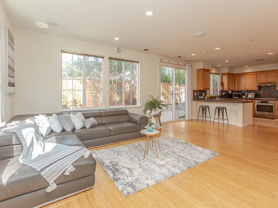 1st image of 34467 Torrey Pine Ln