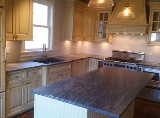 329 Park Ave APT 1, River Forest, IL 60305