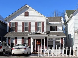 41 Belmont St, Carbondale, PA 18407