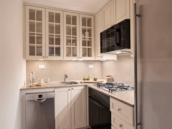 411 East 53rd Street image 5 of 8