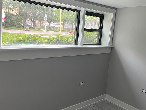 4th image of 5954 S Kilbourn Ave