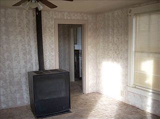 3rd image of 105 Cottonwood Ave