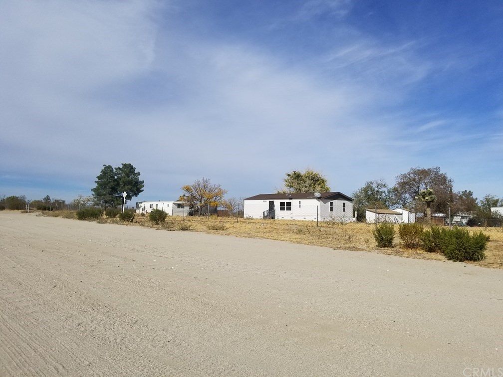 4734 Luna Rd #1-2, Phelan, CA 92371 | Zillow