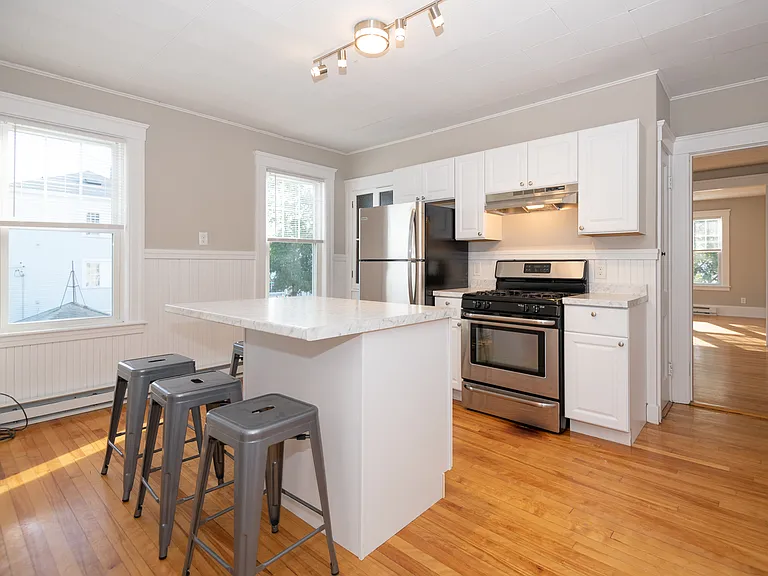225 Ingleside Ave #2 — Photo 2