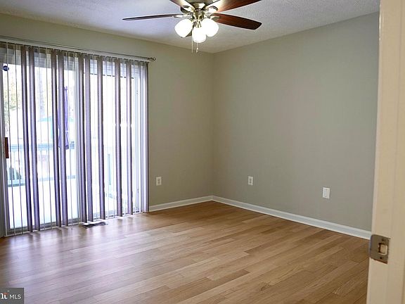 3rd image of 26176 Crescent Ln