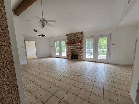 3rd image of 335 Goat Creek Rd