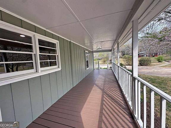3rd image of 1104 Farm Rd