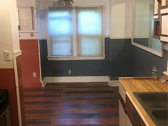 3rd image of 15618 School Ave